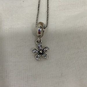 Dazzling Daisy Pandora Charm/Pendant with box chain.
